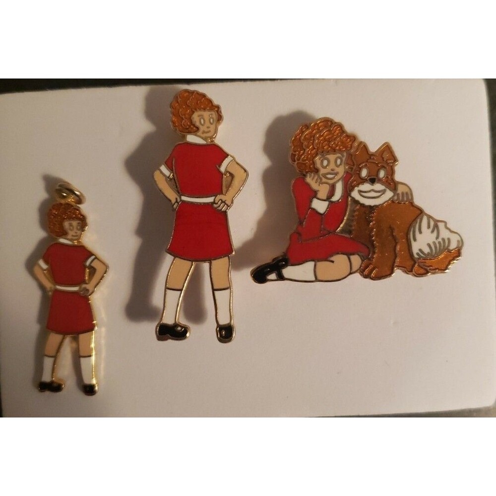 Annie Broadway Musical Charm and Pins Vintage Applause Japan Lot Of 3